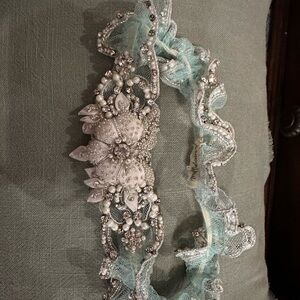 Elegant Beaded Lace Bridal Guarder